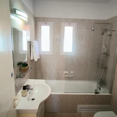 Daire Sophia Bay Home- Next To Coral Bay Peyia