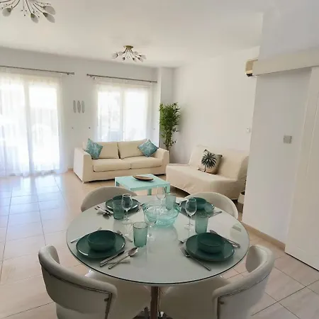 Sophia Bay Home- Next To Coral Bay Lejlighed Pegeia
