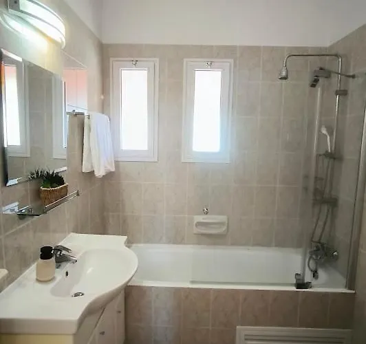 Sophia Bay Home- Next To Coral Bay Apartmán *