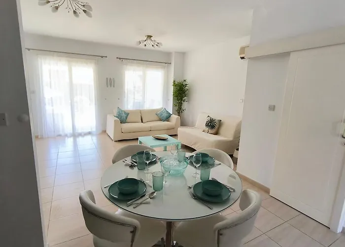 Sophia Bay Home- Next To Coral Bay Lejlighed Pegeia